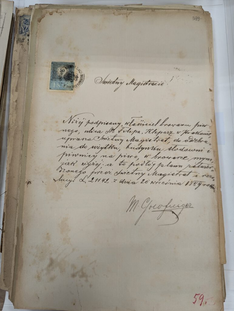 A photo of a letter signed by M. Goldfinger and addressed to the Magistrate of Kraków.